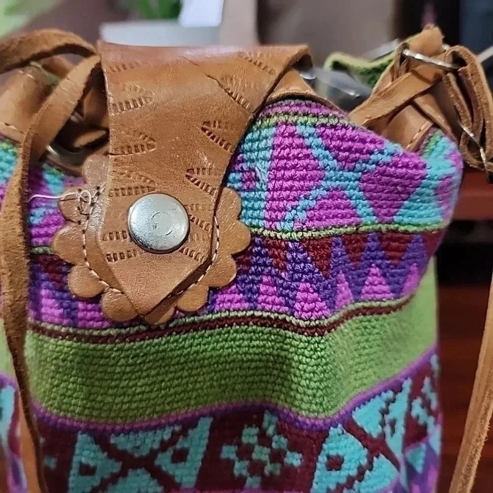 VINTAGE Handwoven Cotton and Leather bucket bag - Picture 9 of 9
